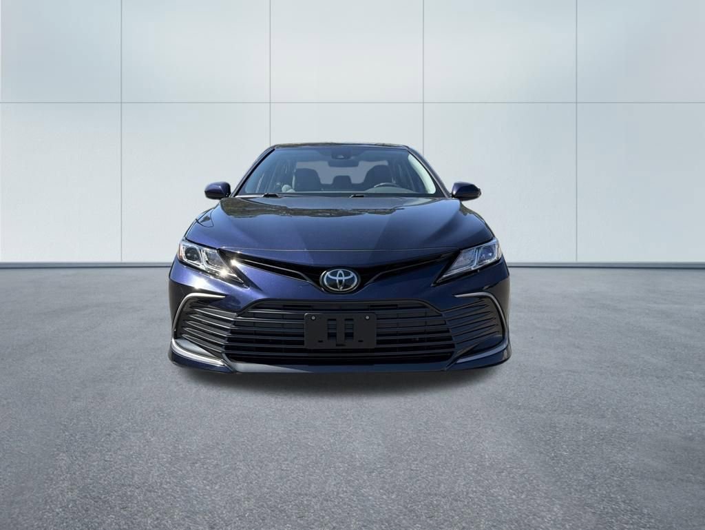 Used 2021 Toyota Camry LE FWD image 3