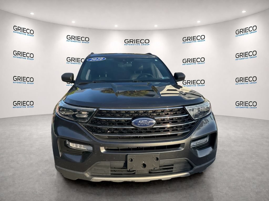 Used 2020 Ford Explorer XLT w/ Equipment Group 202A AWD/4WD image 2