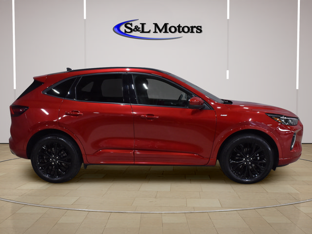 Used 2023 Ford Escape ST-Line Elite w/ Premium Technology Package AWD/4WD image 15