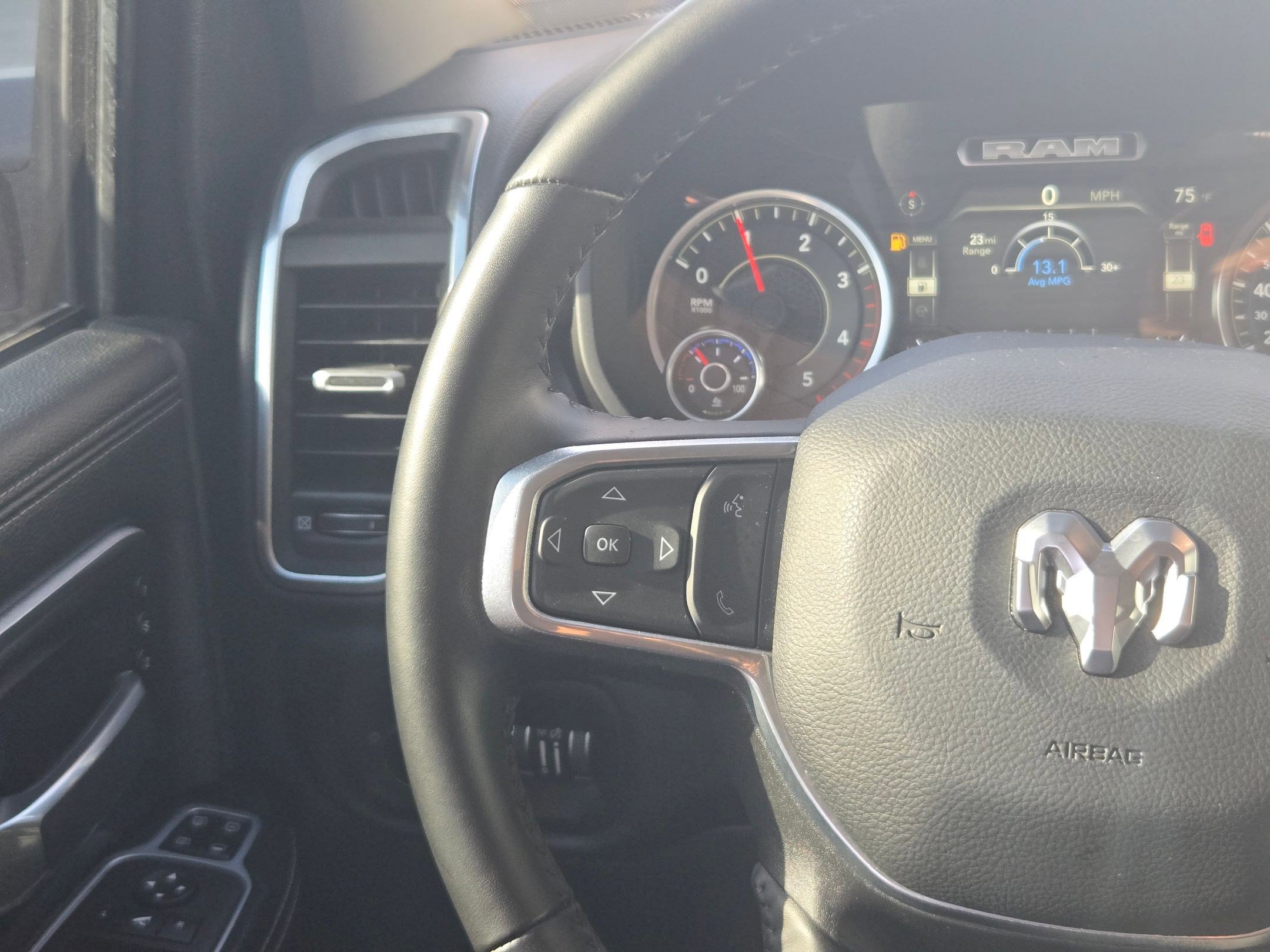 Used 2024 RAM 2500 Laramie AWD/4WD image 18