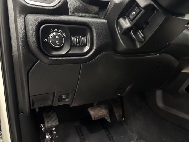 Used 2022 RAM 3500 Laramie image 11