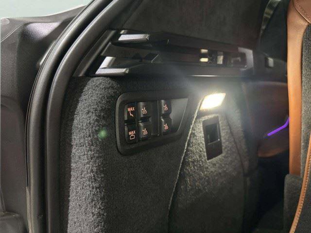 Used 2023 BMW ALPINA XB7 AWD/4WD image 39