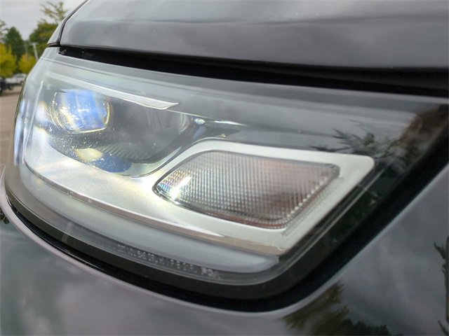 Used 2024 Chrysler Pacifica Touring-L image 10