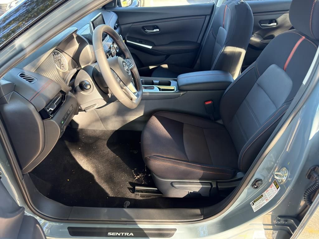 New 2025 Nissan Sentra SR image 13