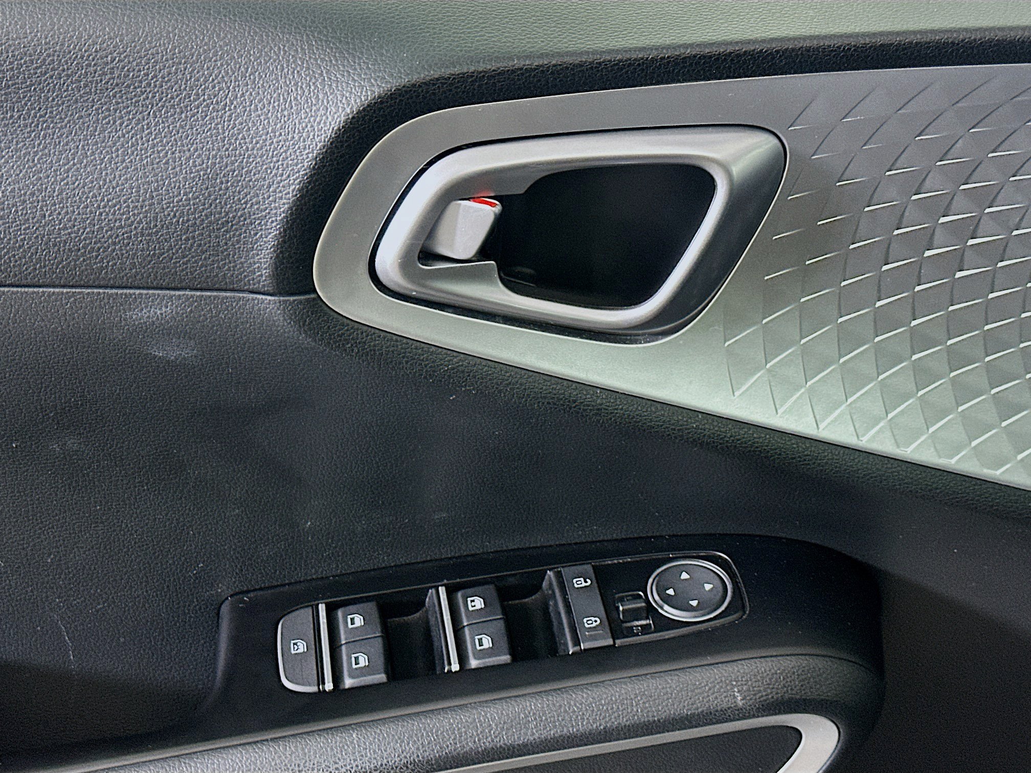 Used 2025 Kia Soul LX w/ LX Technology Package FWD image 15