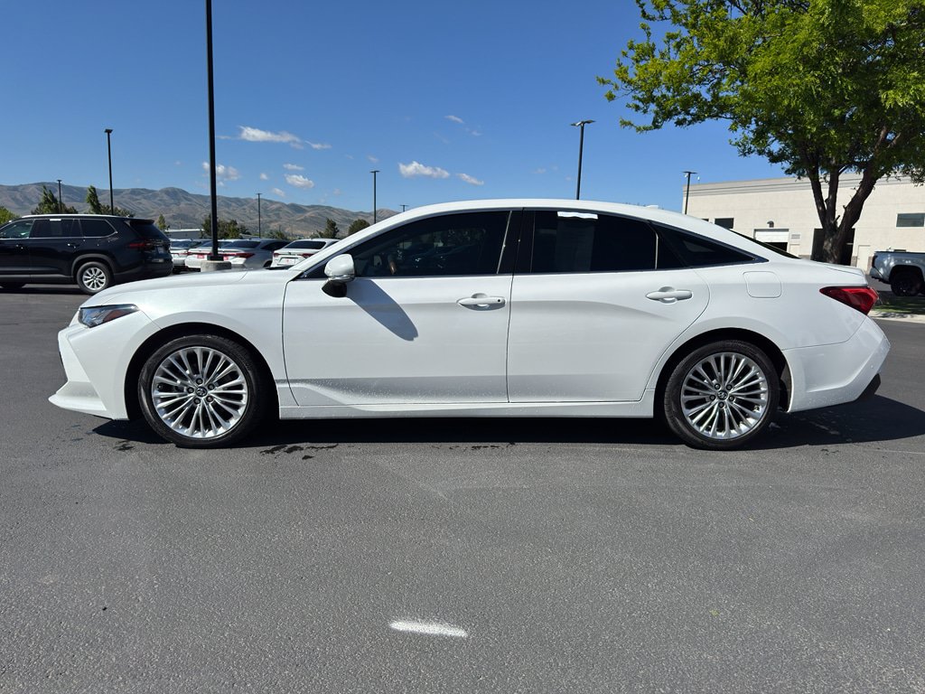 Used 2019 Toyota Avalon Limited w/ Advanced Safety Package FWD image 4