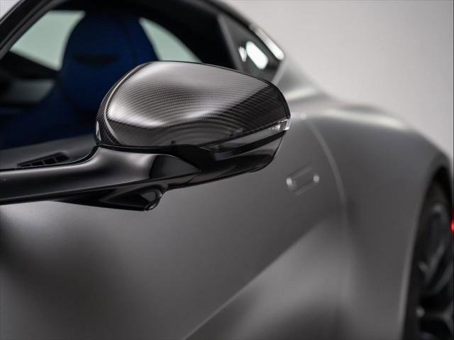 Used 2025 Aston Martin V8 Vantage Coupe image 36