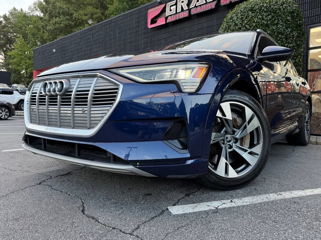 Used 2022 Audi e-tron Premium AWD/4WD image 2