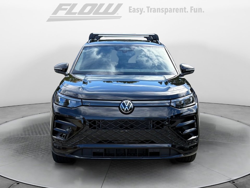 New 2026 Volkswagen Tiguan SE R-Line image 2