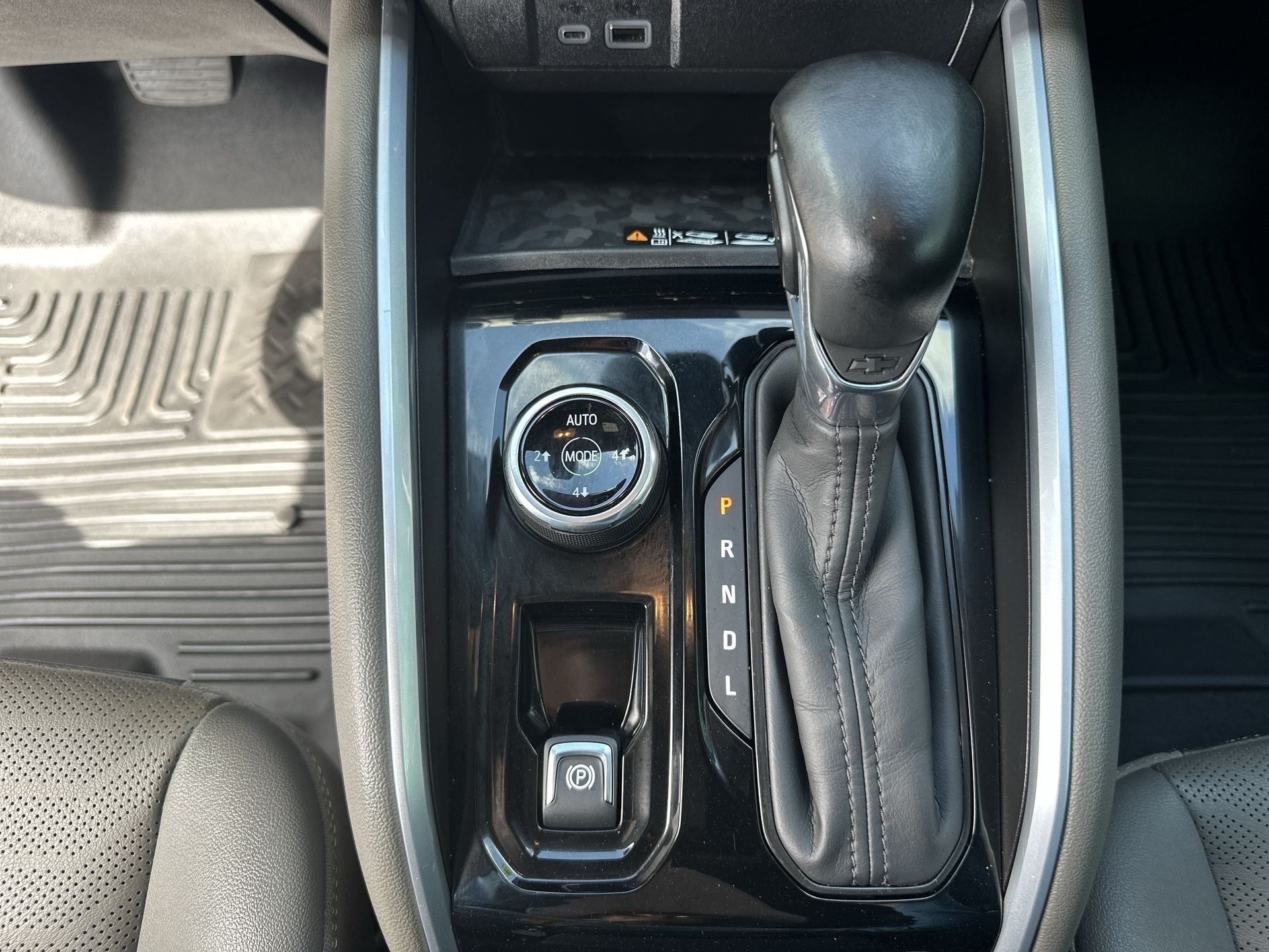 Certified 2024 Chevrolet Colorado ZR2 w/ ZR2 Convenience Package III AWD/4WD image 16