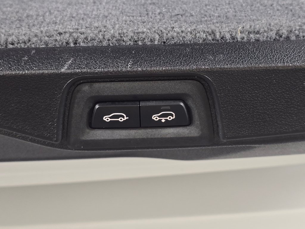 Used 2024 BMW X7 xDrive40i w/ Premium Package AWD/4WD image 21
