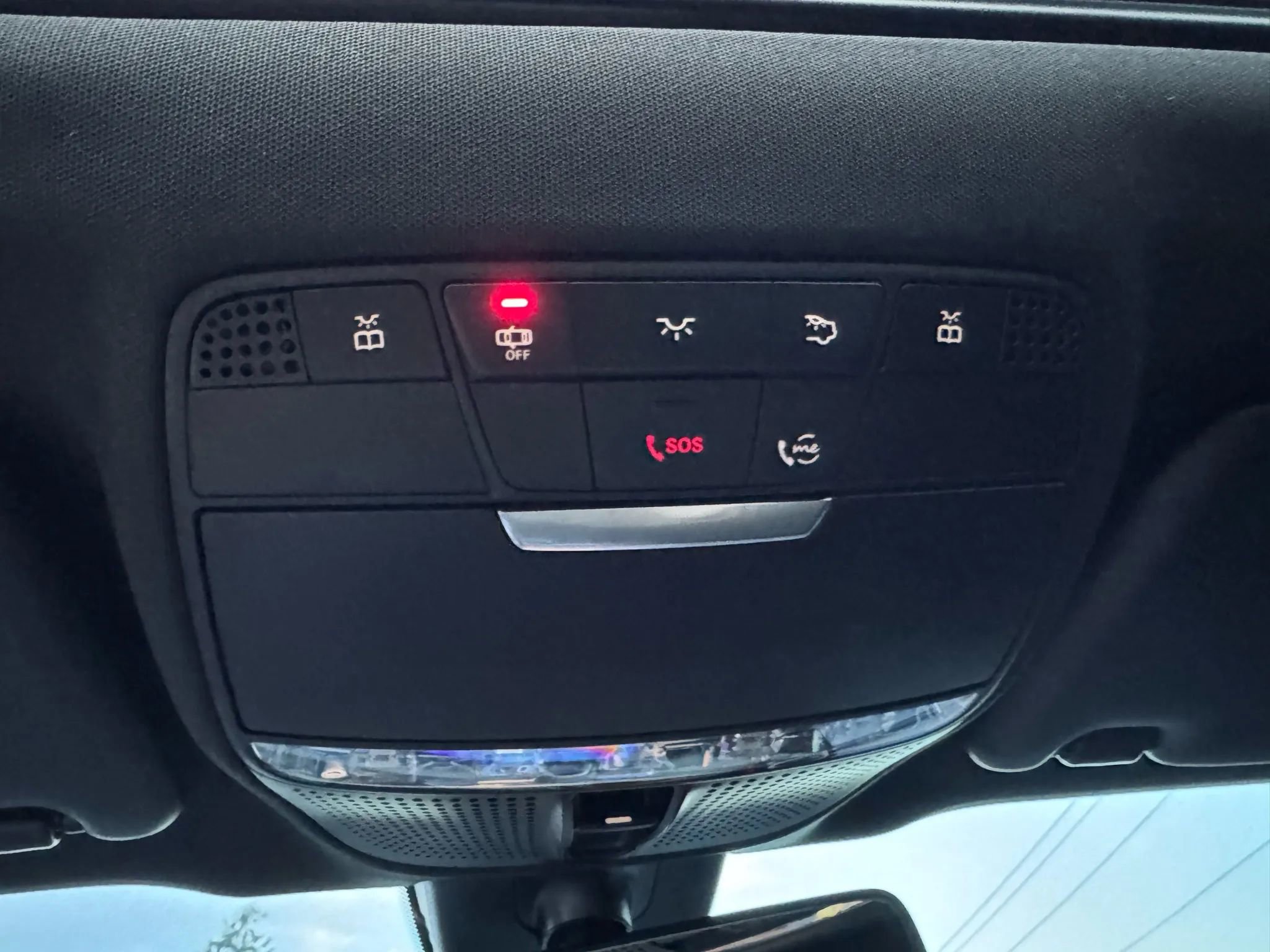 Used 2020 Mercedes-Benz E 350 4MATIC Sedan image 40