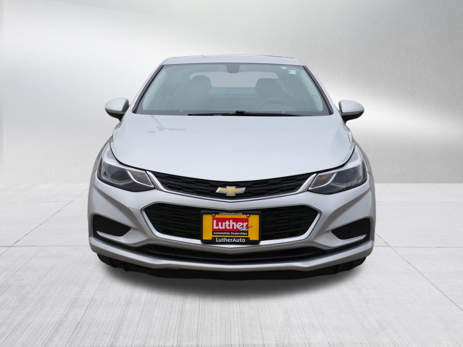 Used 2016 Chevrolet Cruze LT FWD image 2