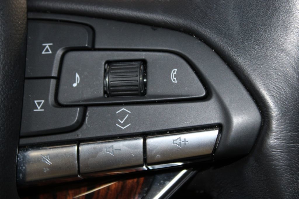 Used 2023 Cadillac Escalade Premium Luxury w/ LPO, Illumination Package image 28