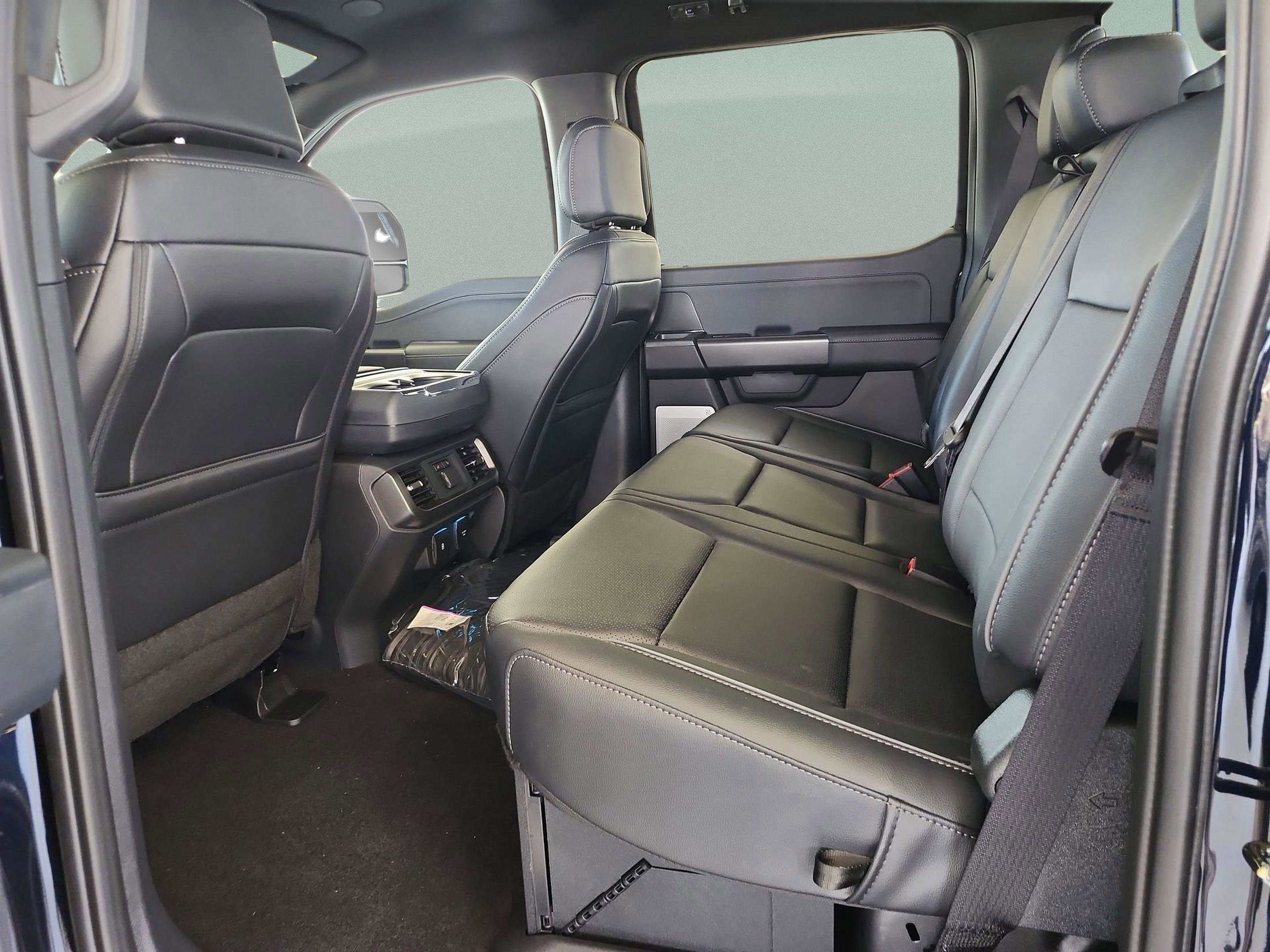 New 2025 Ford F150 Lariat w/ Equipment Group 502A High image 15