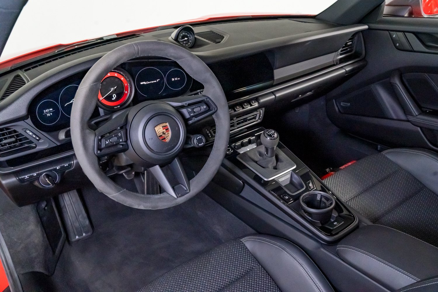 Used 2024 Porsche 911 Carrera T RWD image 18