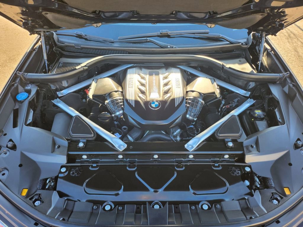 Used 2022 BMW X7 M50i w/ Dynamic Handling Package image 10