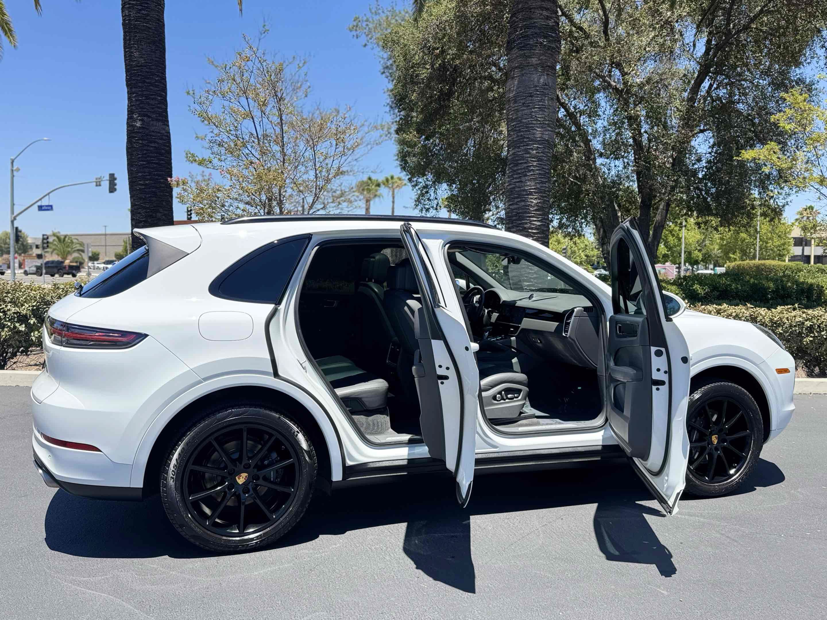 Used 2019 Porsche Cayenne AWD/4WD image 45