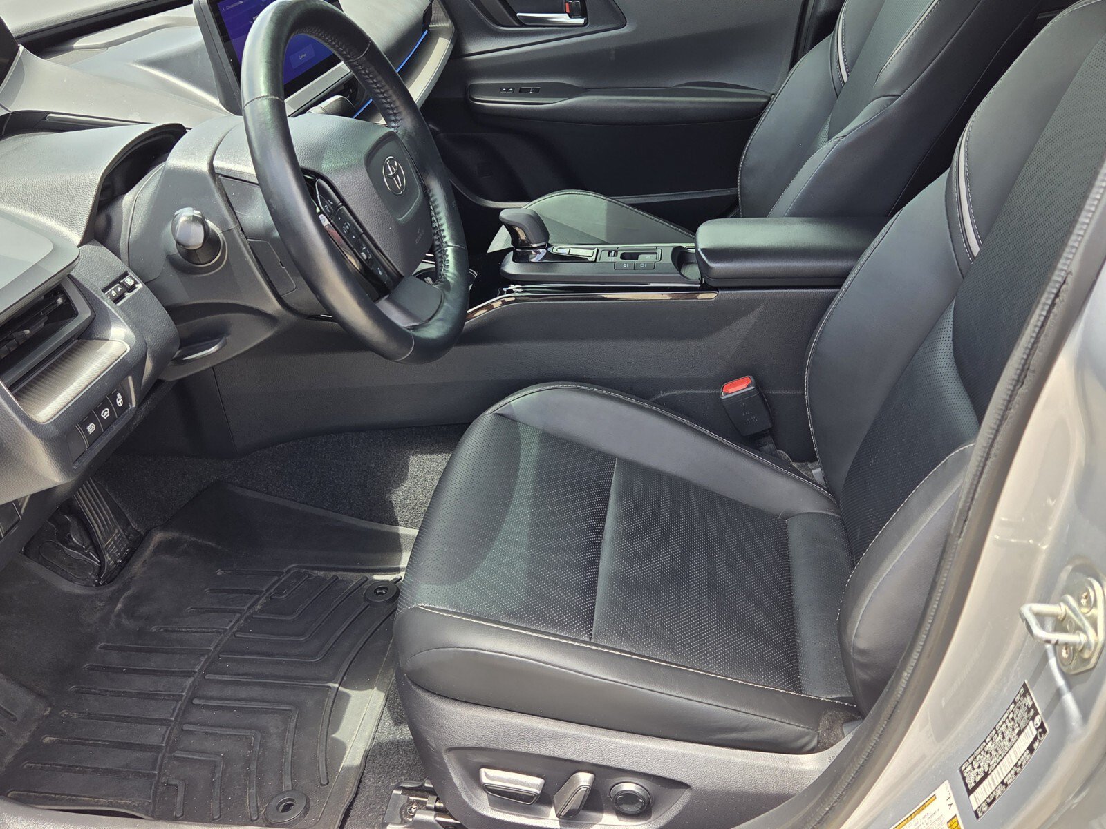 Certified 2025 Toyota Prius Limited FWD image 4