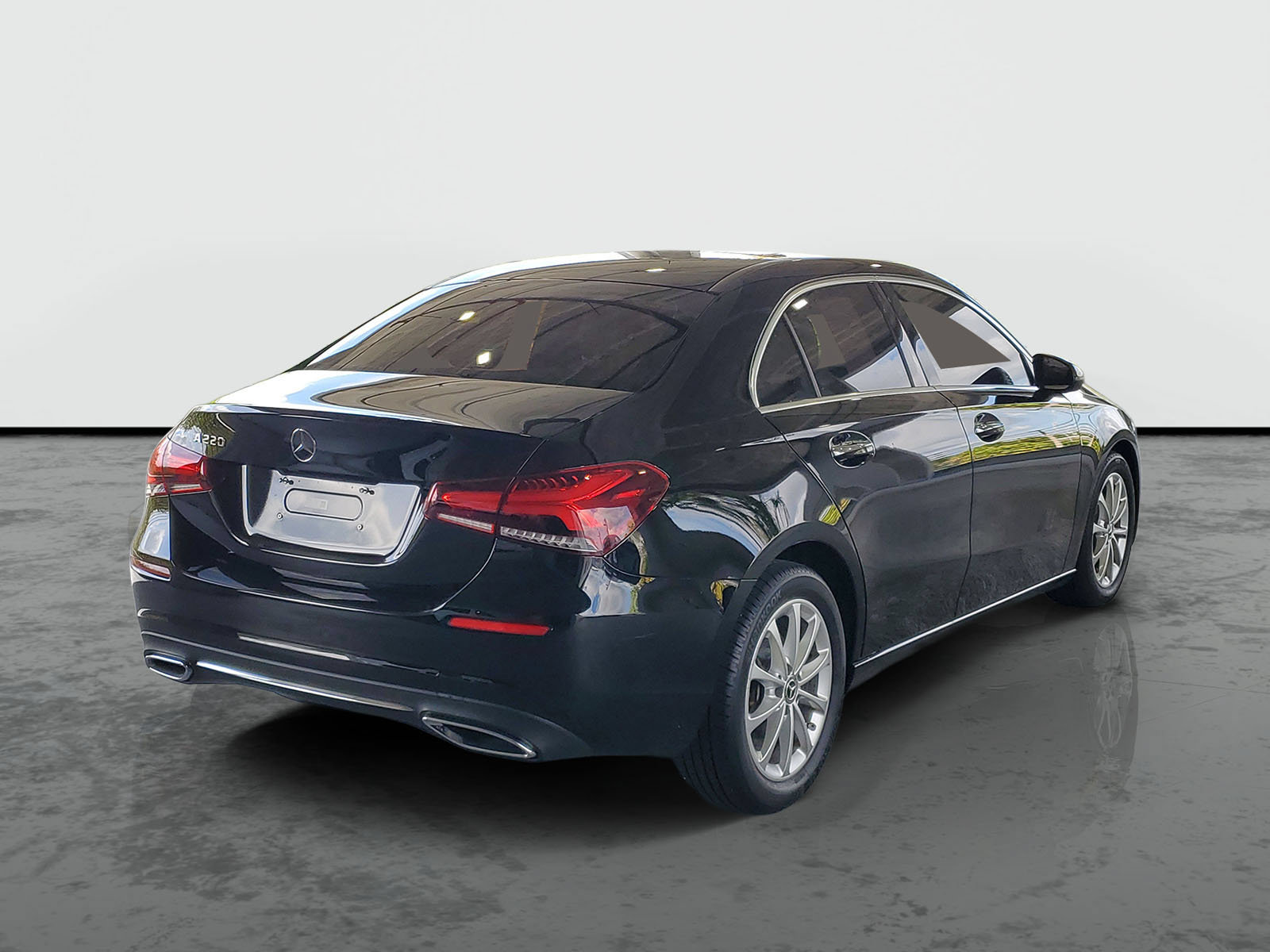 Used 2022 Mercedes-Benz A 220 image 2