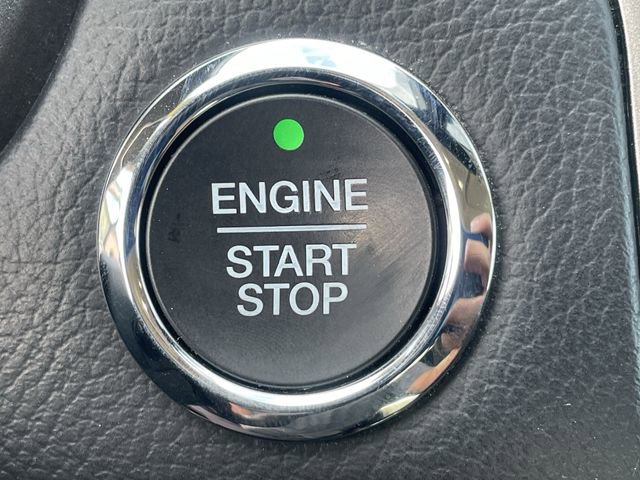 Used 2019 Ford Fusion SE image 16