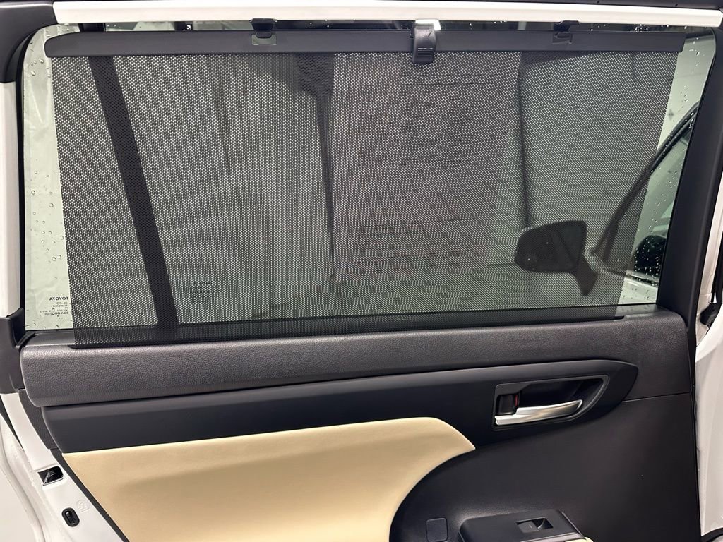 Used 2025 Toyota Highlander XLE image 42