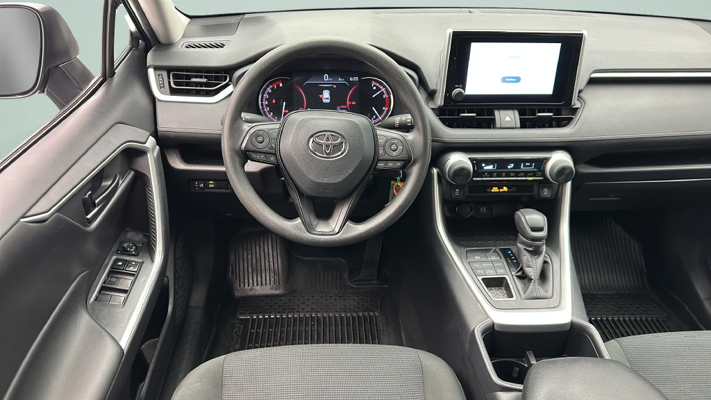 Used 2025 Toyota RAV4 LE AWD/4WD image 10