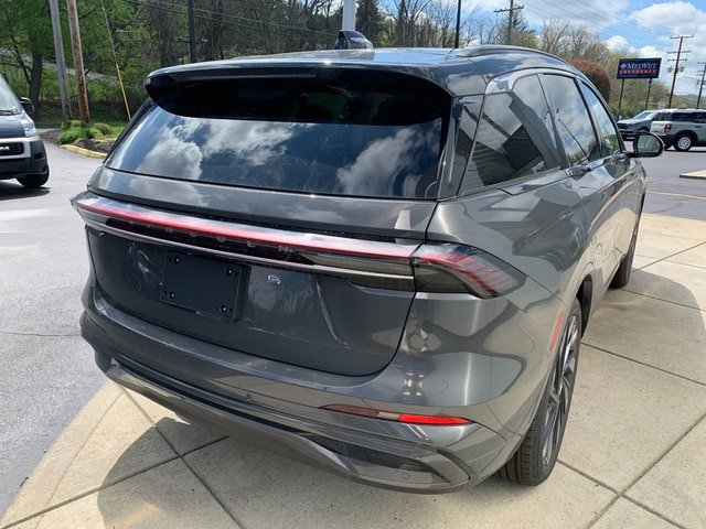New 2026 Lincoln Nautilus Black Label w/ Jet Appearance Package AWD/4WD image 13