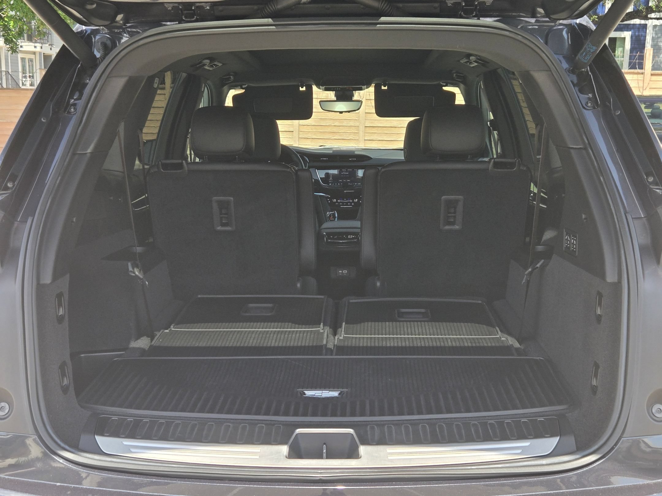 Used 2022 Cadillac XT6 Premium Luxury w/ Technology Package FWD image 25