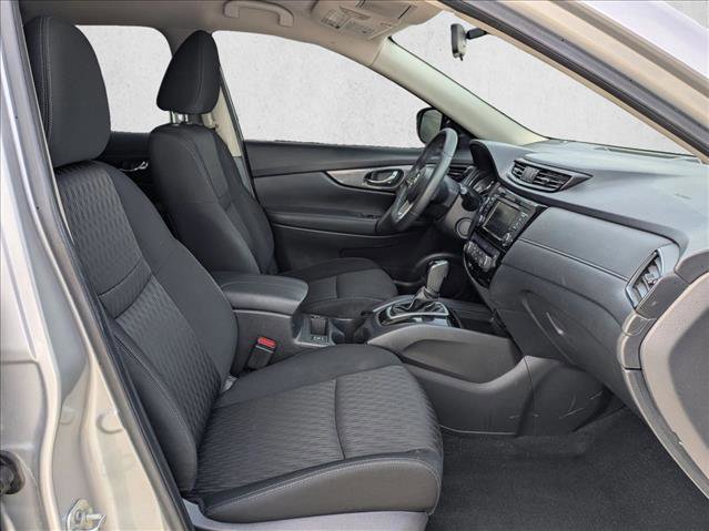 Used 2018 Nissan Rogue SV image 19