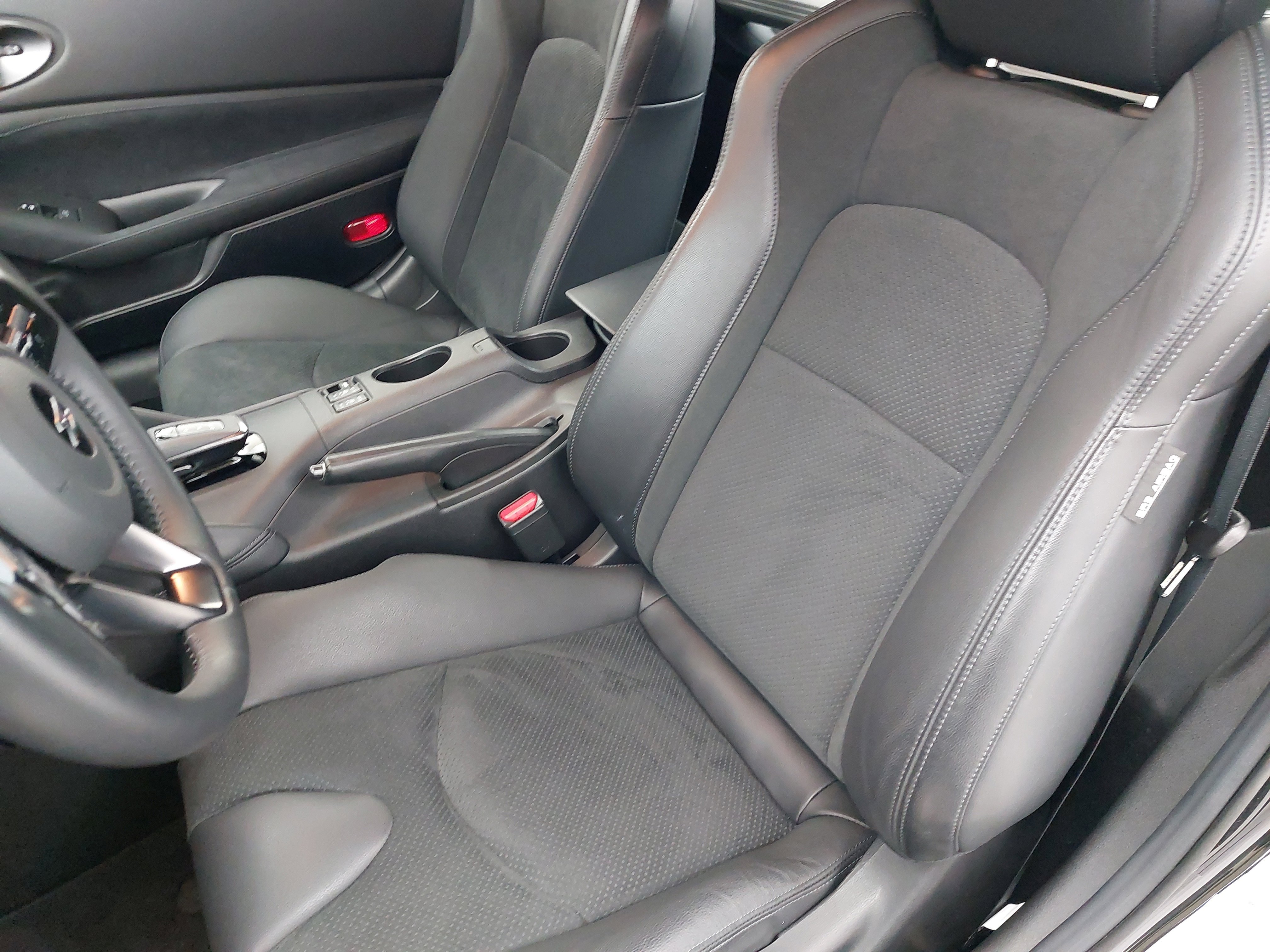 Used 2024 Nissan Z Performance w/ Floor Mat Package image 13