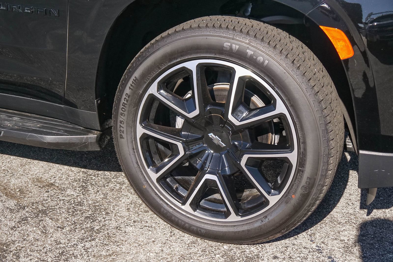 Used 2024 Chevrolet Suburban RST RWD image 5