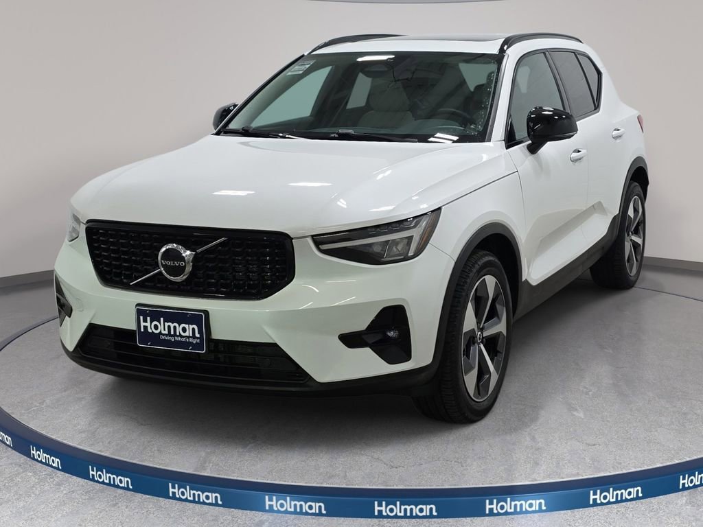 Used 2023 Volvo XC40 B5 Plus