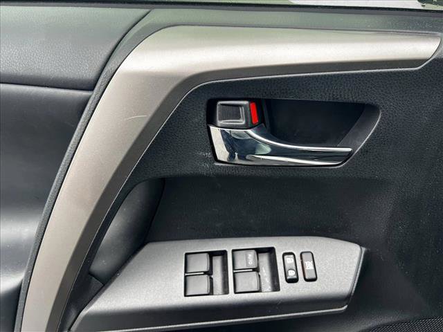 Used 2018 Toyota RAV4 XLE image 11