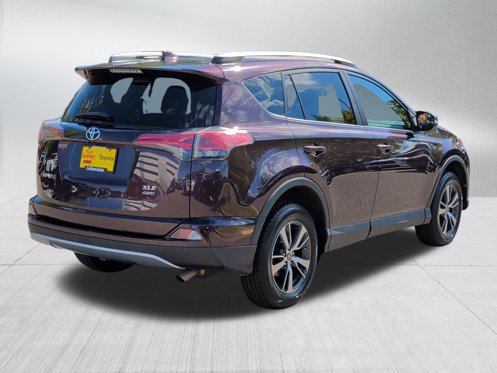 Used 2016 Toyota RAV4 XLE AWD/4WD image 7