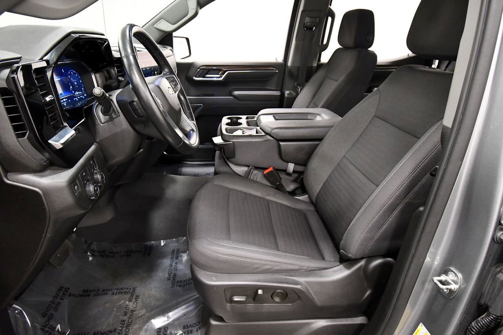 Used 2023 Chevrolet Silverado 1500 LT AWD/4WD image 14