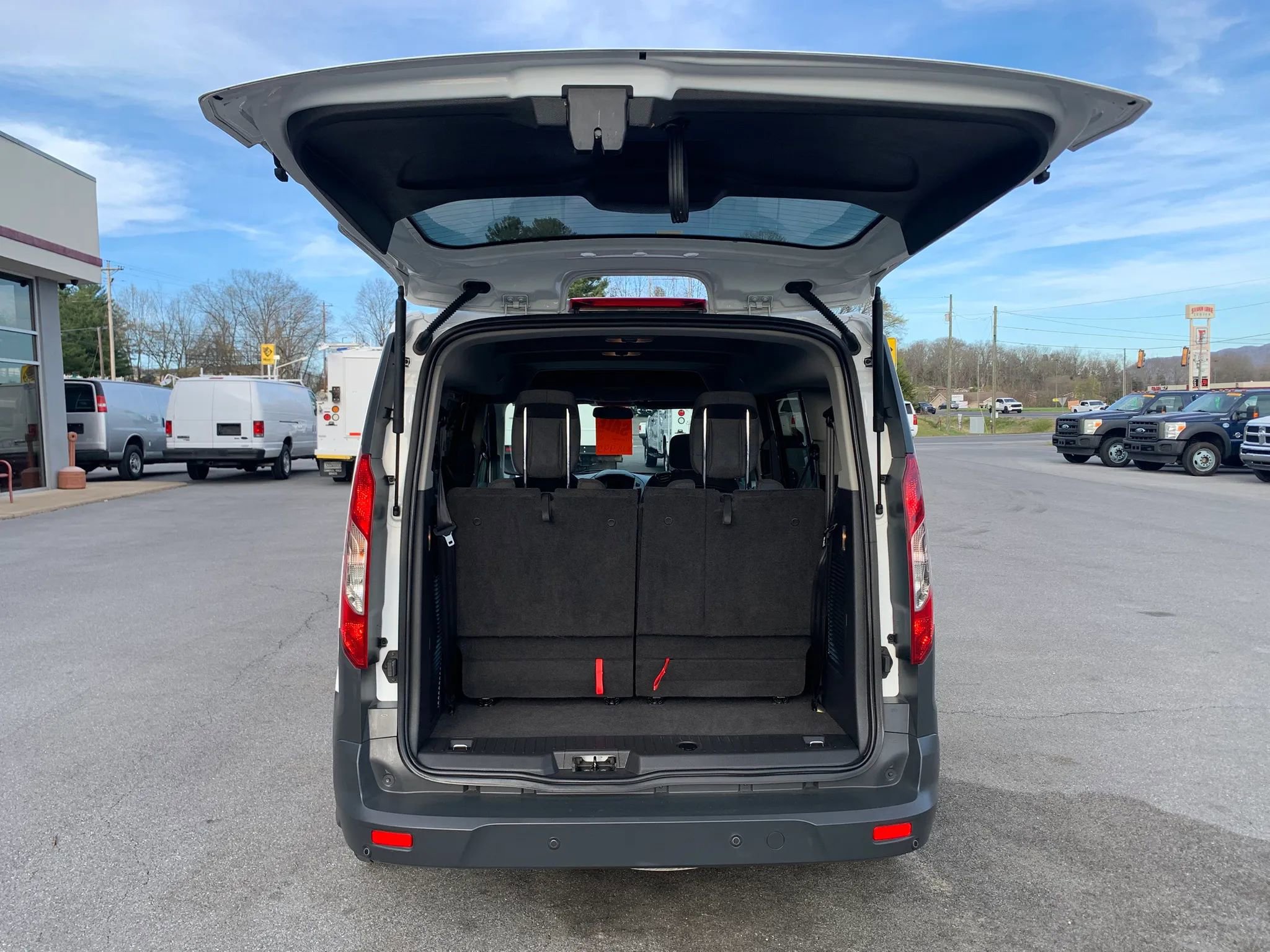 Used 2018 Ford Transit Connect XL image 30