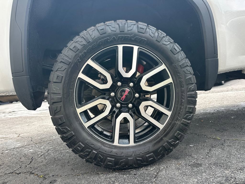 Used 2023 GMC Sierra 1500 AT4 w/ AT4 Premium Package AWD/4WD image 18