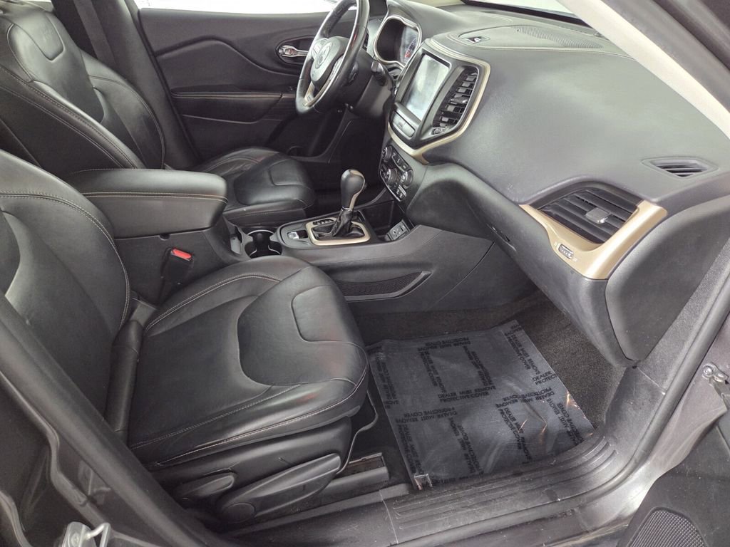 Used 2015 Jeep Cherokee Limited image 29