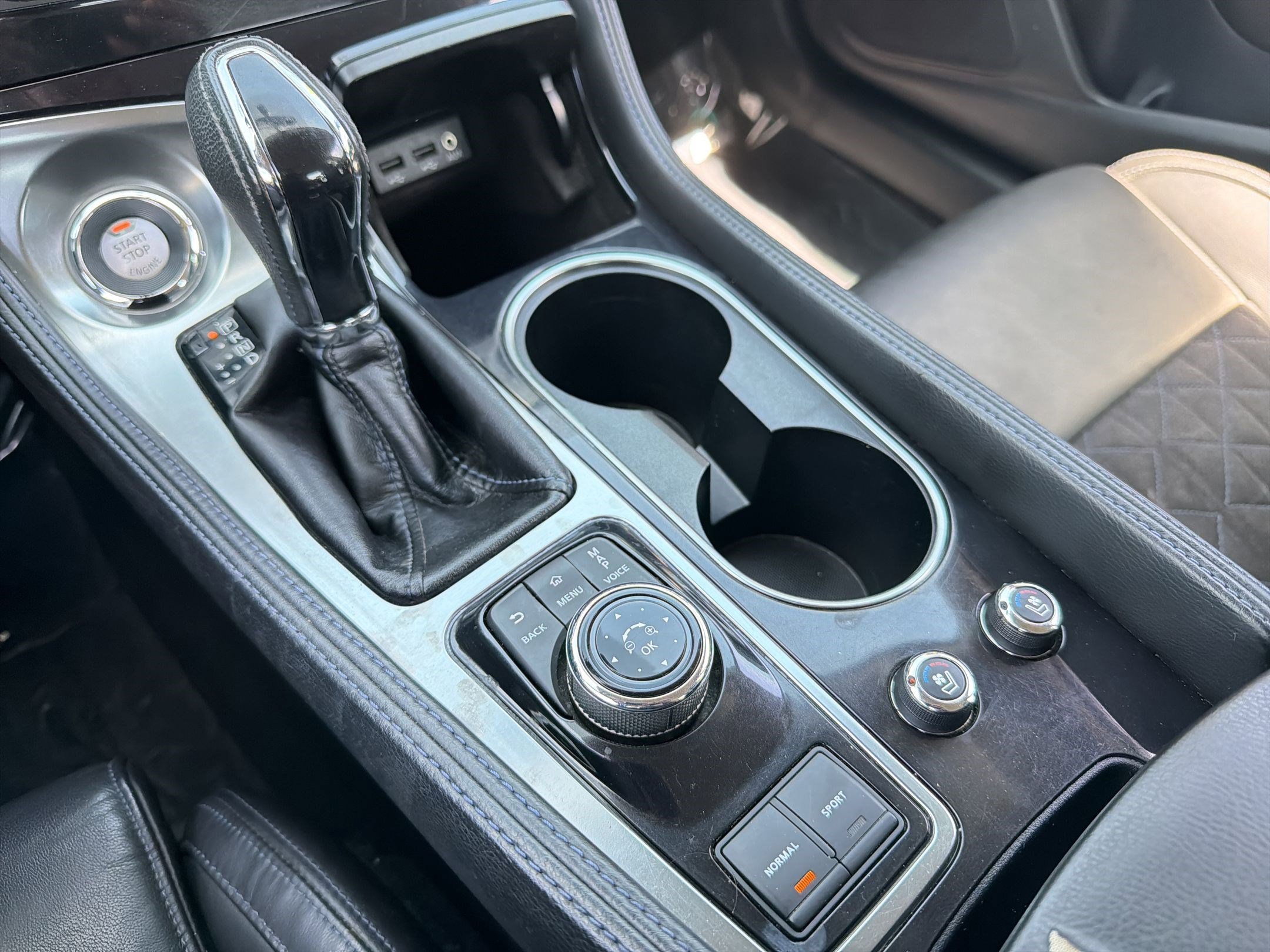 Used 2016 Nissan Maxima SR FWD image 16