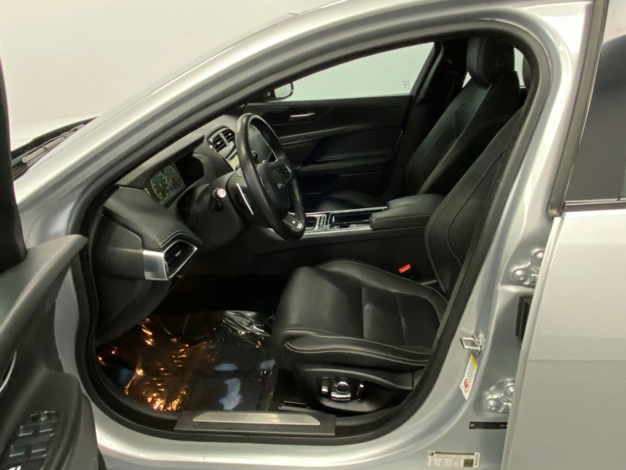 Used 2018 Jaguar XE S image 20