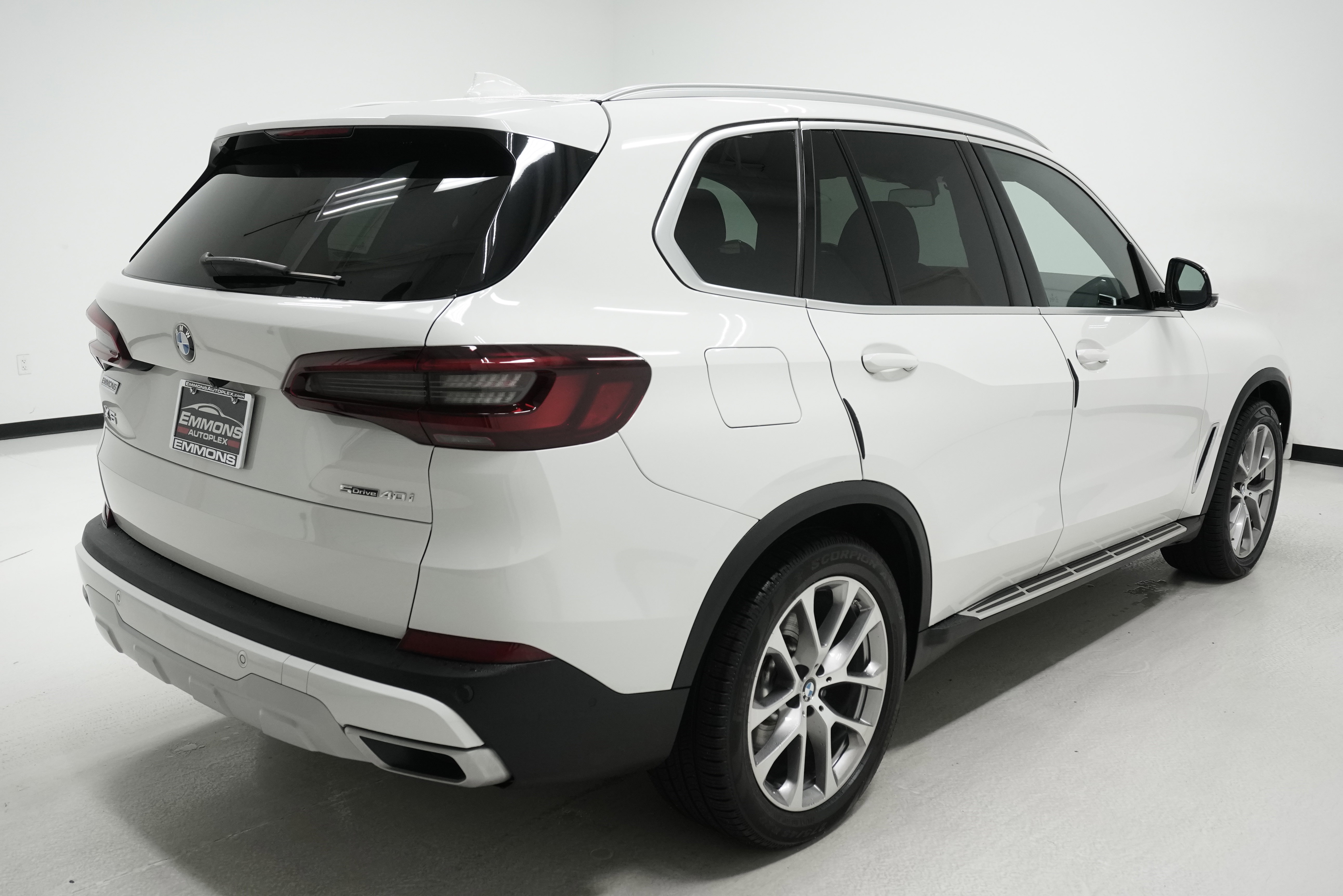 Used 2022 BMW X5 sDrive40i w/ Parking Assistance Package image 4