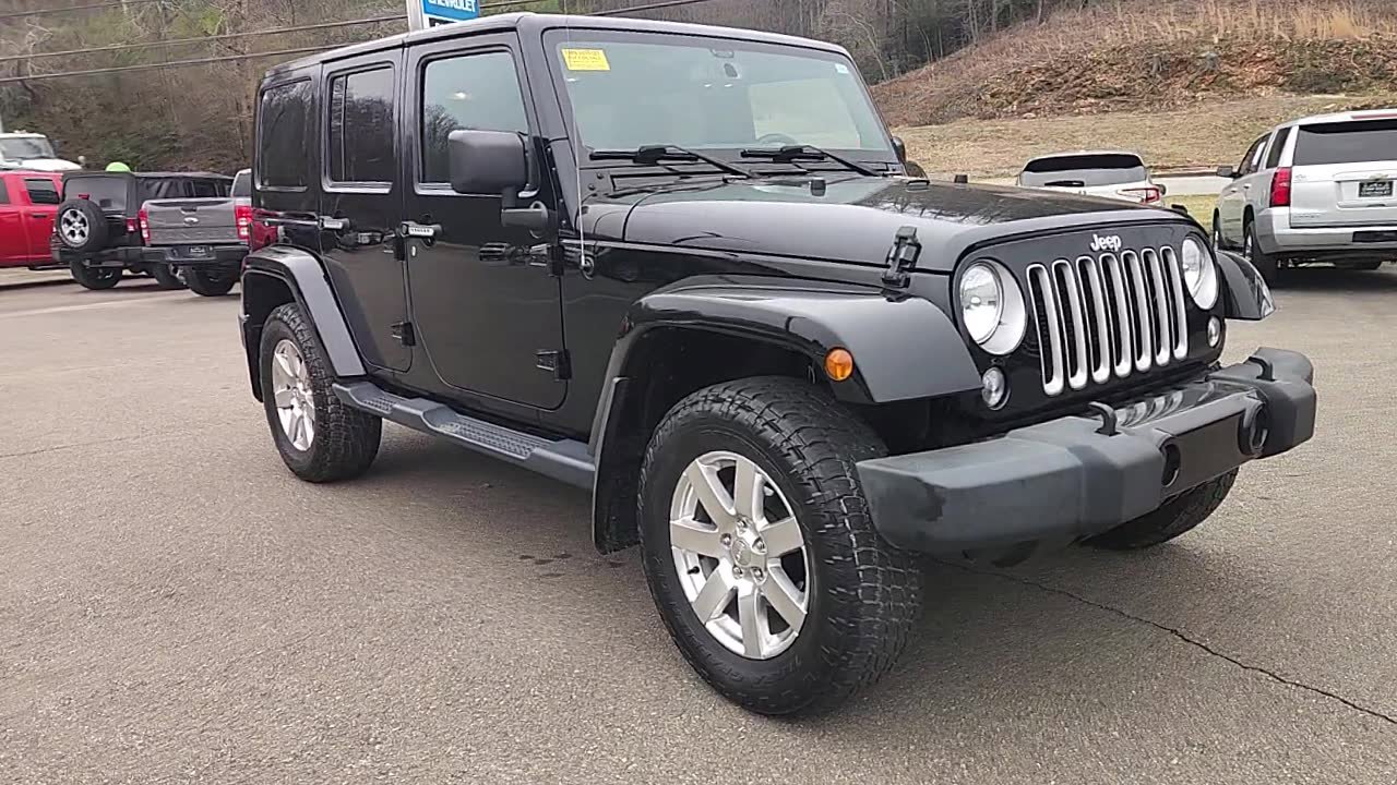 Used 2016 Jeep Wrangler Unlimited Sahara w/ Connectivity Group image 9