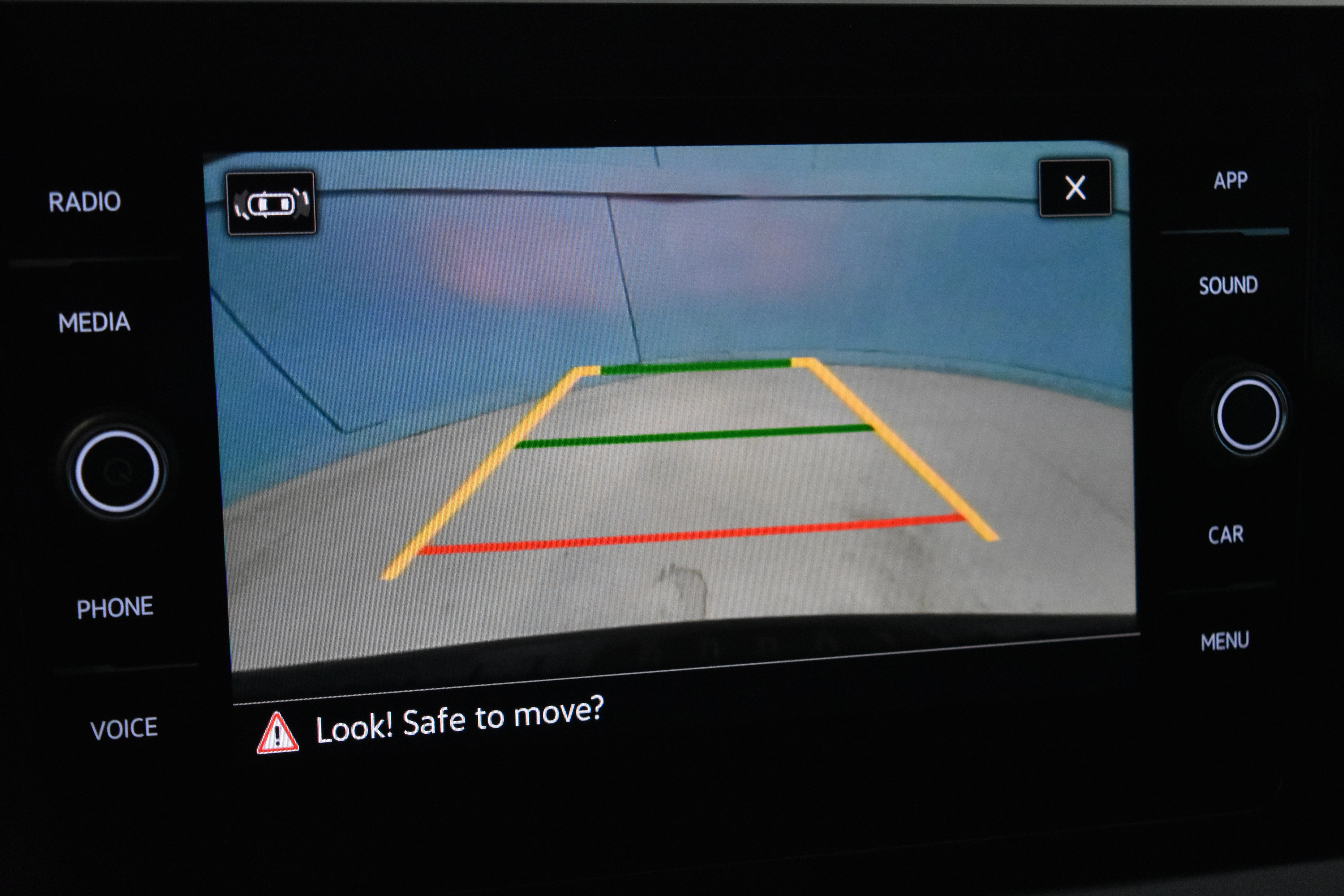 New 2025 Volkswagen Taos SE image 9