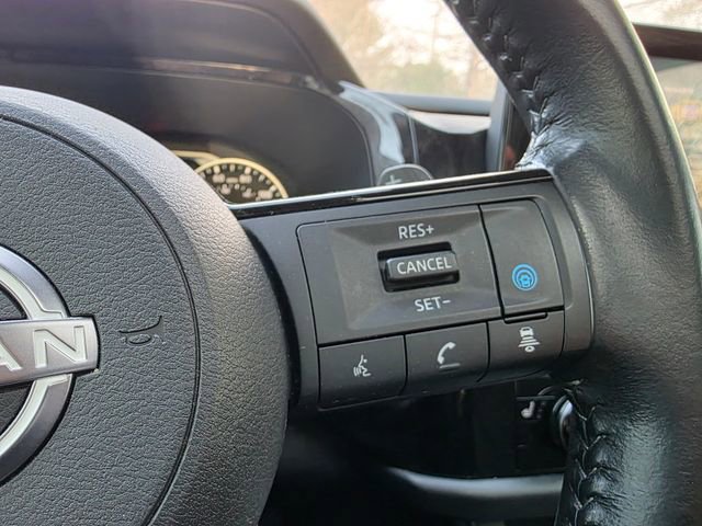 Used 2022 Nissan Pathfinder SV w/ SV Premium Package image 25