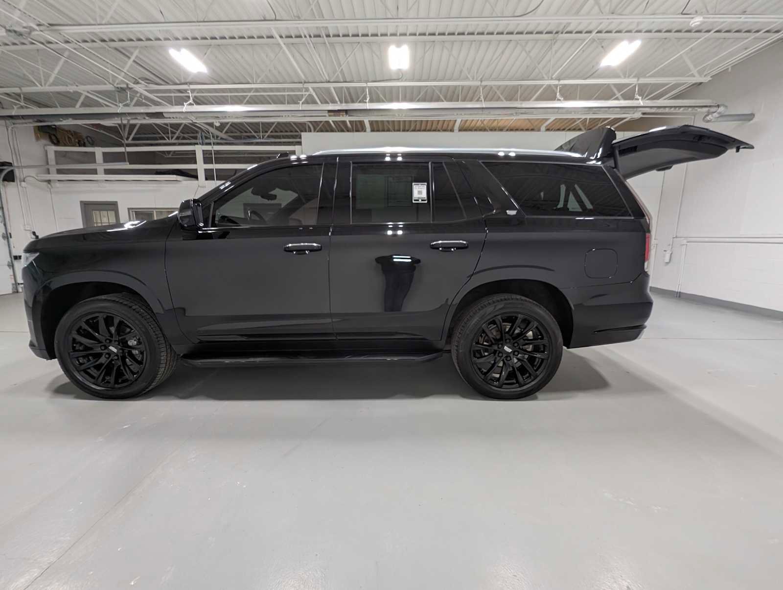 Used 2021 Cadillac Escalade Premium Luxury image 10