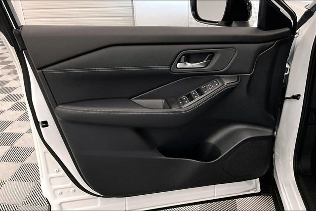 New 2025 Nissan Rogue SL AWD/4WD image 30