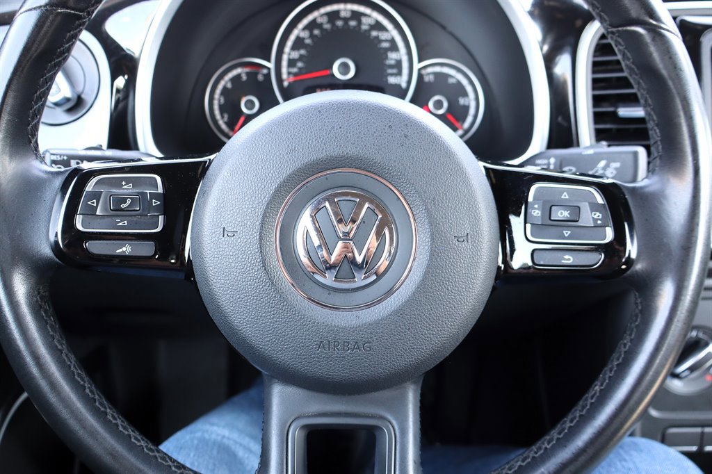 Used 2013 Volkswagen Beetle TDI FWD image 26