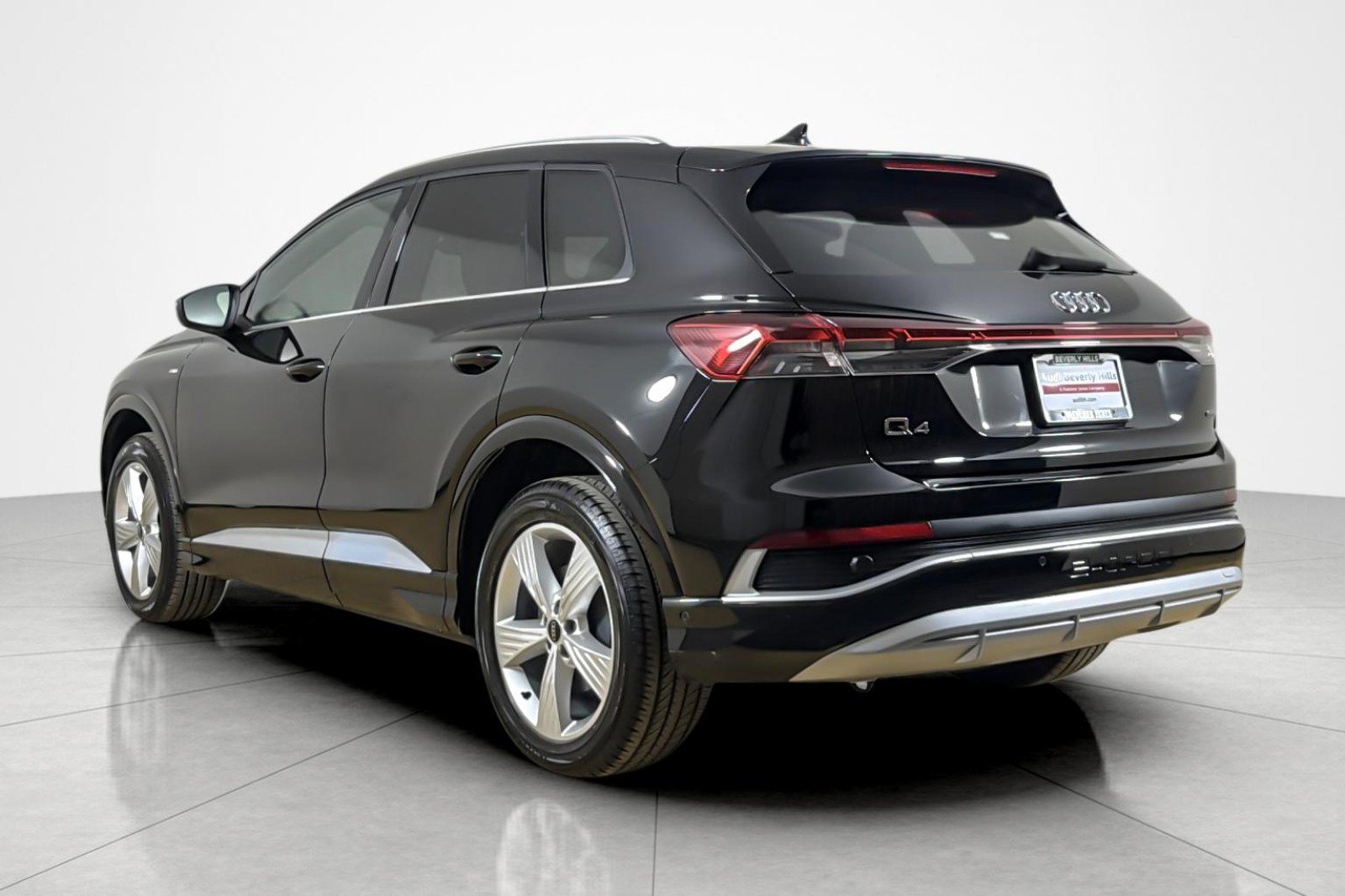Certified 2023 Audi Q4 e-tron Premium Plus w/ Premium Plus AWD/4WD image 3
