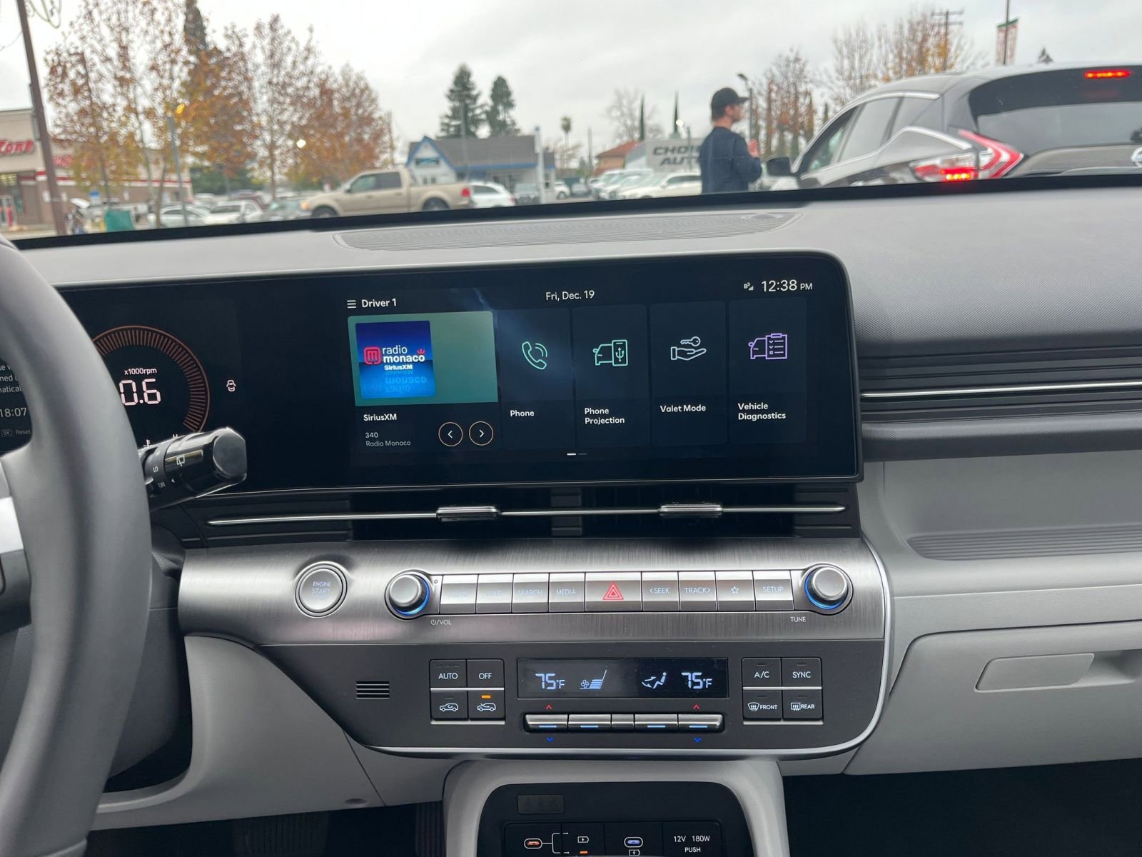 Used 2025 Hyundai Kona SEL image 18